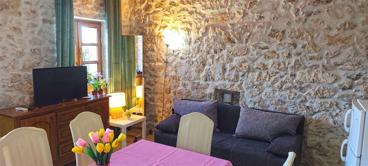 Hiša K1, na 8 osebe