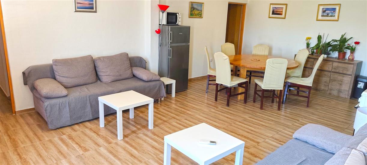 Hiša K1, na 8 osebe