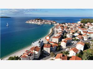 Apartmaj Mira Primosten, Kvadratura 50,00 m2, Oddaljenost od morja 50 m, Oddaljenost od centra 520 m