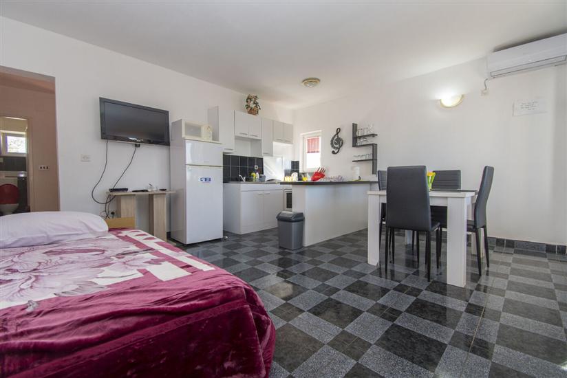 Apartment A2, for 3 persons