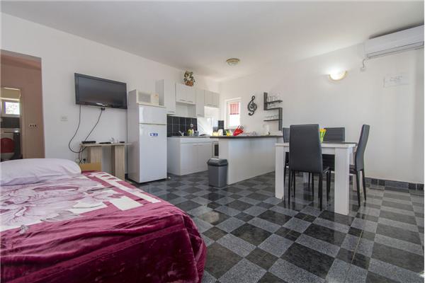 Apartment A2, for 3 persons