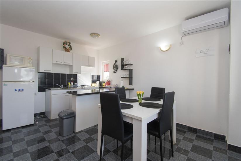 Apartment A2, for 3 persons