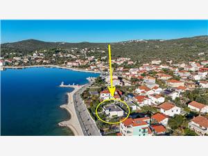 Kuća za odmor Pazanin Vinišće, Kvadratura 72,00 m2, Zračna udaljenost od mora 20 m, Zračna udaljenost od centra mjesta 200 m