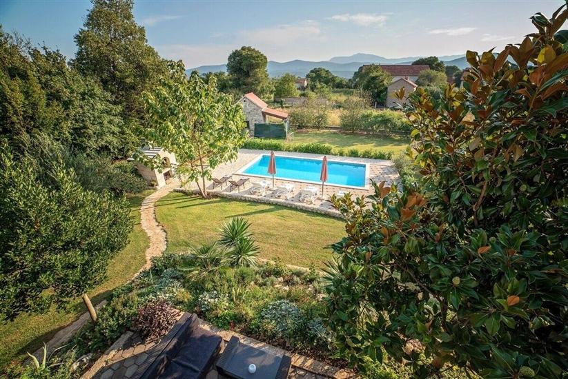 Villa Flower garden with pool