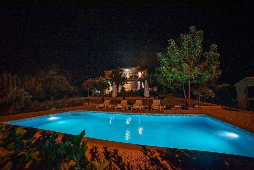 Villa Flower garden with pool