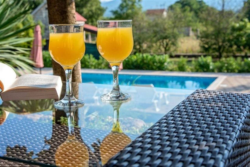 Villa Flower garden with pool