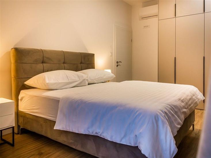 House K1, for 10 persons