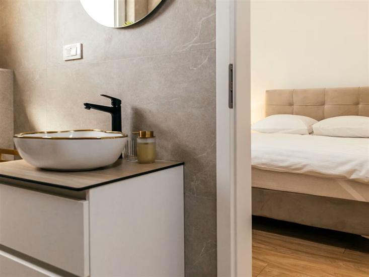 House K1, for 10 persons