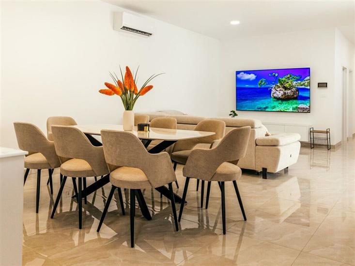 House K1, for 10 persons