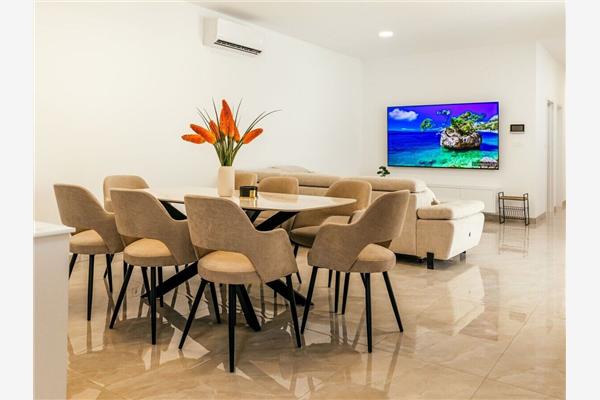 Kuća K1, za 10 osoba/e