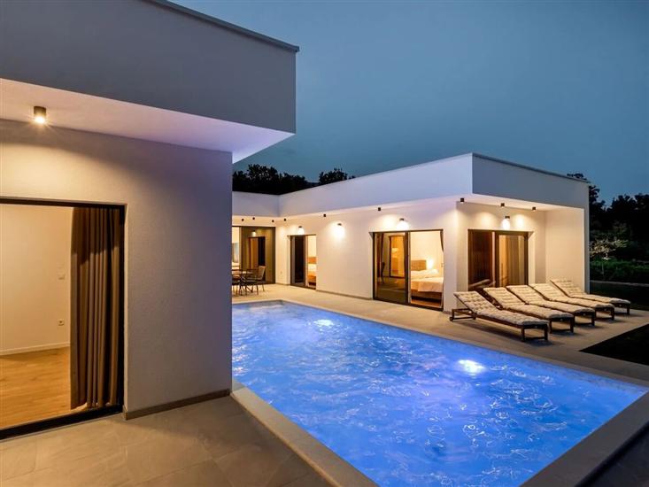 Vila Aura with heated pool