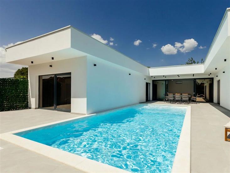 Vila Aura with heated pool
