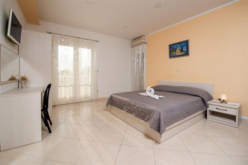 Apartment A1, for 3 persons