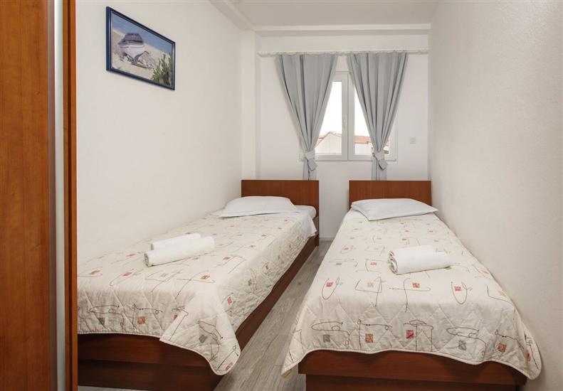 Apartment A8, for 5 persons