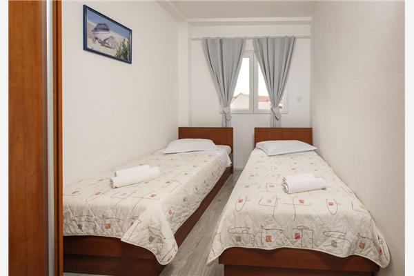 Apartment A8, for 5 persons