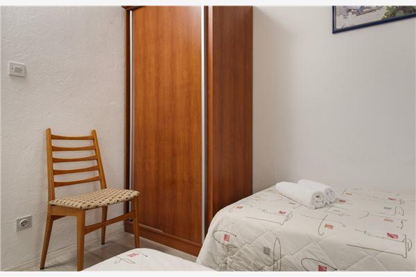 Apartment A8, for 5 persons