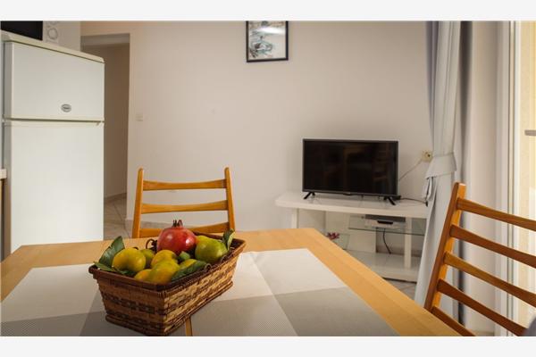Apartment A8, for 5 persons