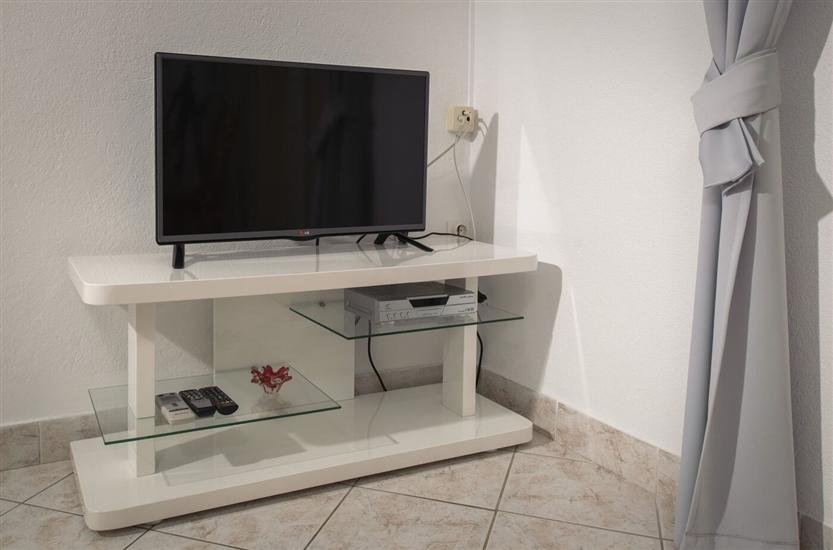 Apartment A8, for 5 persons