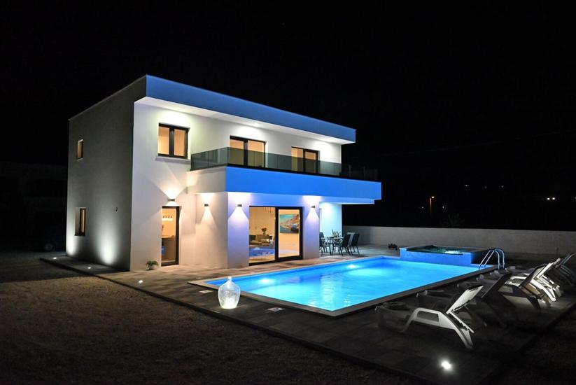 Villa Serenity with heated pool