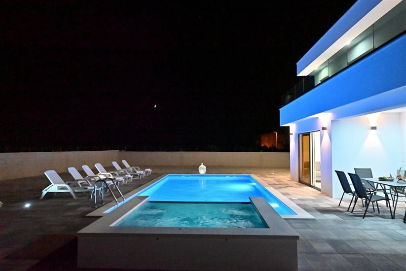 Villa Serenity with heated pool
