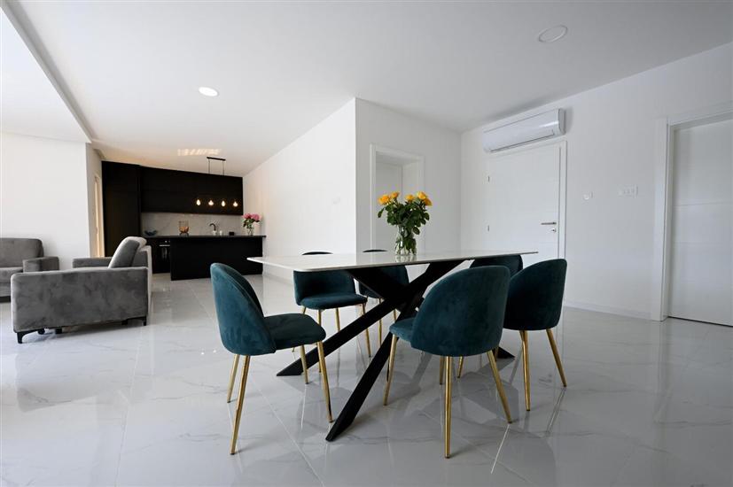 House K1, for 10 persons