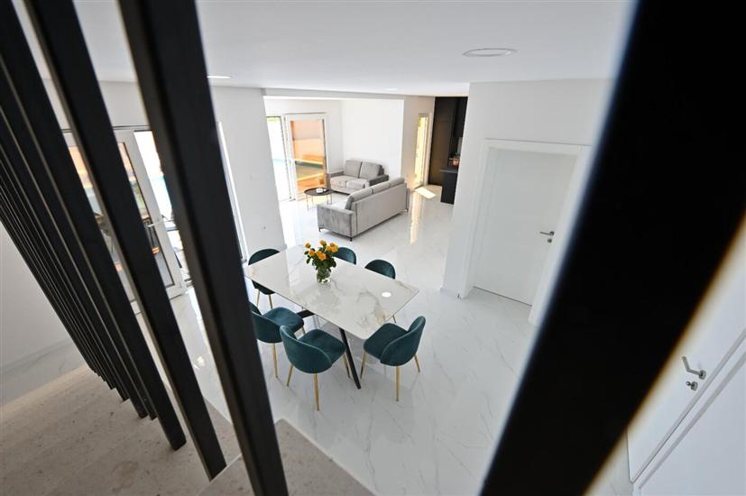 House K1, for 10 persons