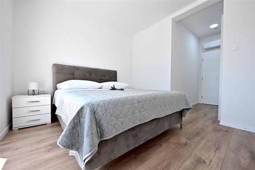 House K1, for 10 persons