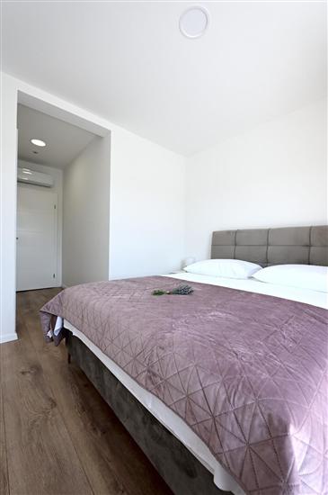 House K1, for 10 persons