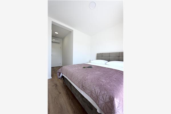 House K1, for 10 persons