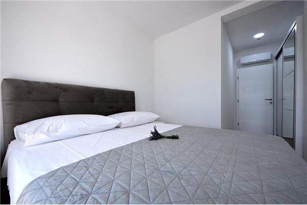 House K1, for 10 persons