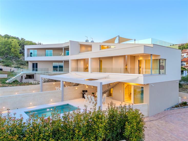 Villa Axi by old town