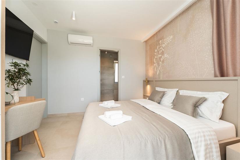 House K1, for 8 persons