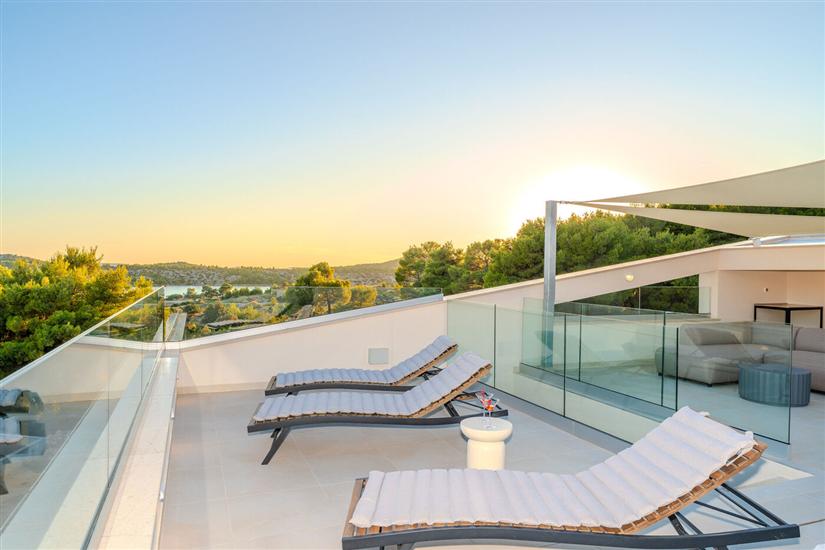 Villa Axia by Old town