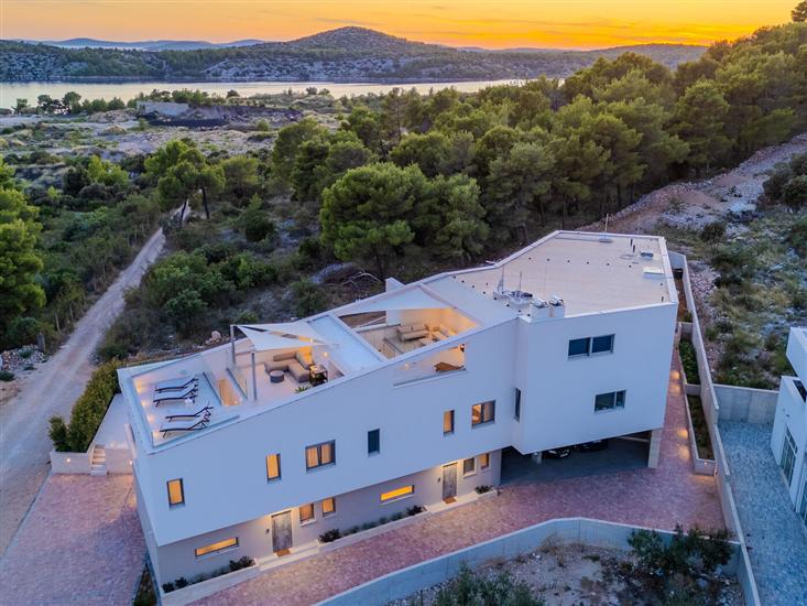 Villa Nexia by old Town