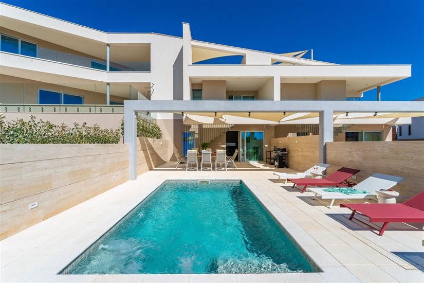 Villa Nexi by old town