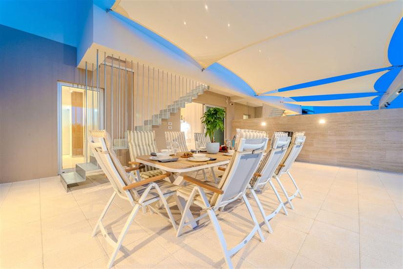 Villa Nexi by old town