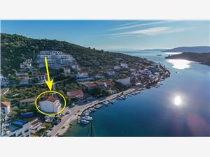 Appartements Miranda Vinisce, Superficie 50,00 m2, Distance (vol d'oiseau) jusque la mer 10 m, Distance (vol d'oiseau) jusqu'au centre ville 0 m
