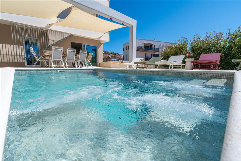 Villa Axi by old town