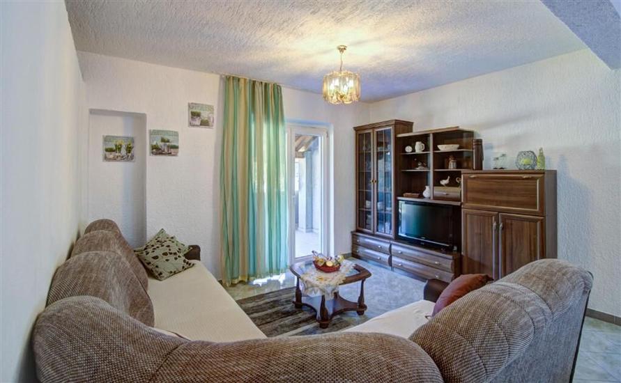 Apartment A1, for 8 persons