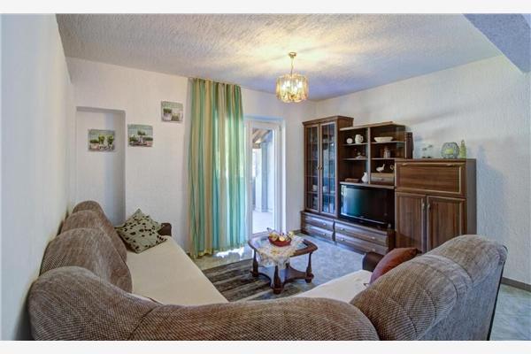 Apartment A1, for 8 persons