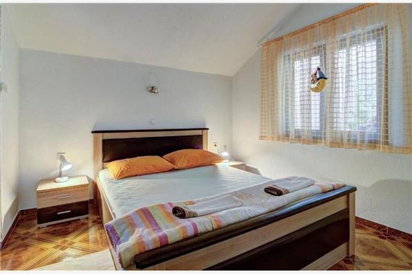 Apartment A1, for 8 persons