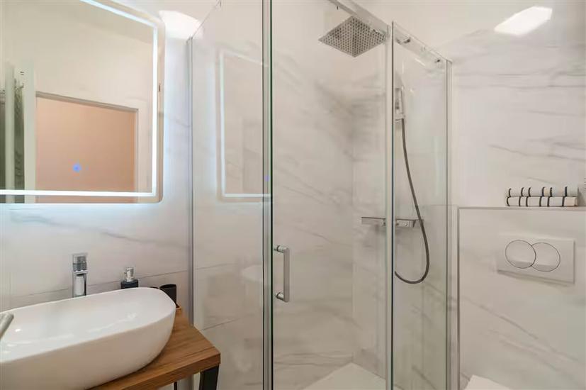 Apartment A1, for 5 persons