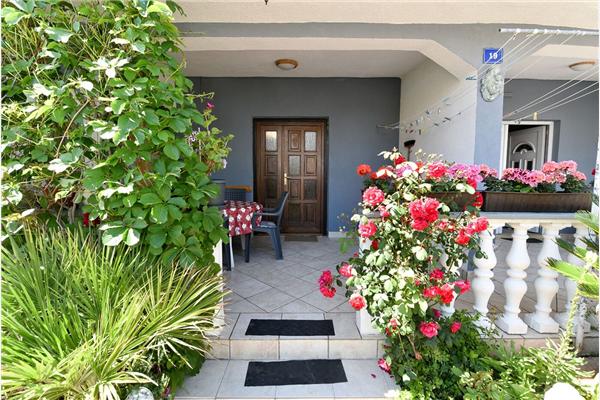 Apartment A1, for 5 persons