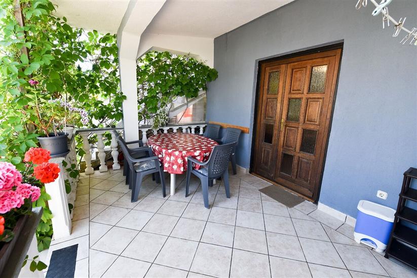 Apartment A1, for 5 persons