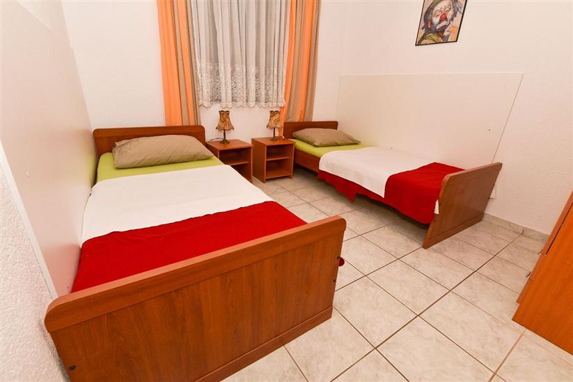 Apartment A1, for 5 persons