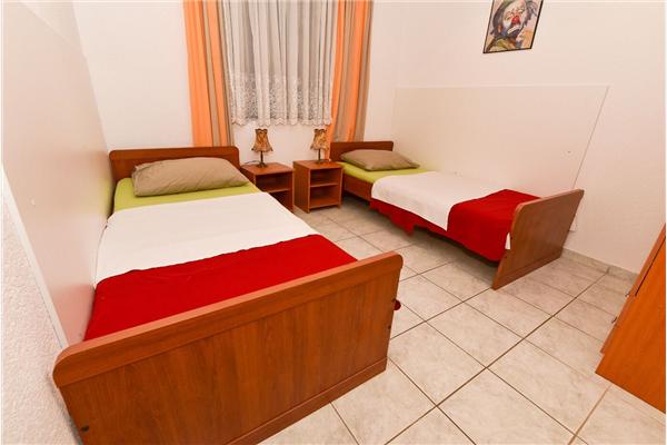 Apartment A1, for 5 persons