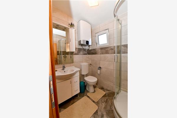 Apartment A2, for 5 persons