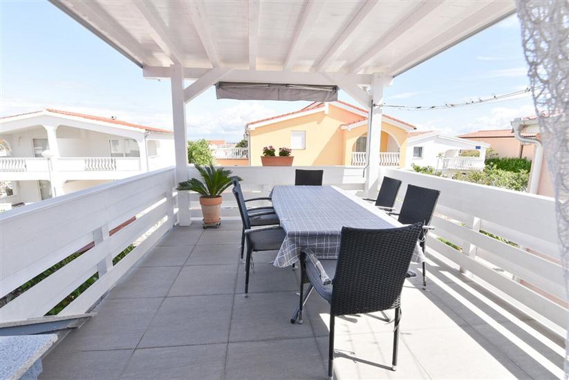 Apartment A3, for 5 persons