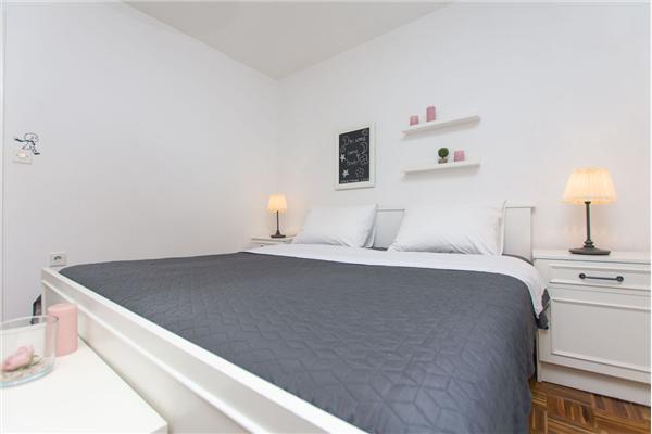 Kuća K1, za 8 osoba/e