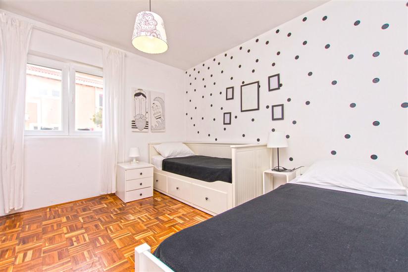 Kuća K1, za 8 osoba/e